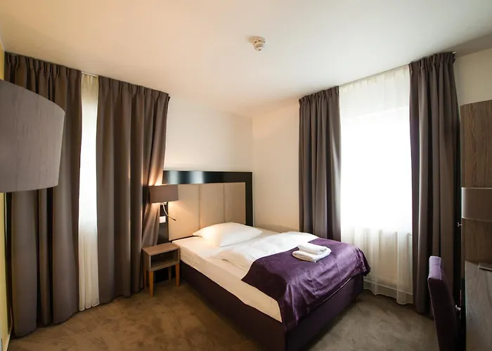 Otel Trip Goethe Messe Frankfurt 3*